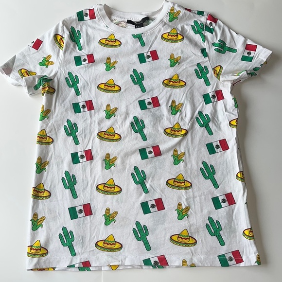 FOREVER 21 Mexican Flag Sombrero Cactus and Corn Tee - Picture 2 of 3